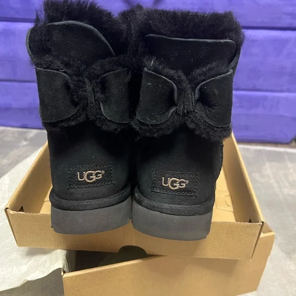 UGG Naveah Classic Bailey Boots Black Size 7 - Picture 6 of 14